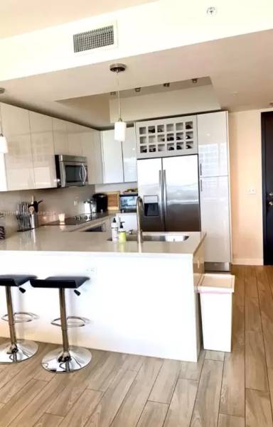 Main picture of Nine At Mary Brickell Village
