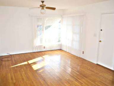Main picture of 3752 1/2 Lewis Ave