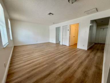 Main picture of 5280 Stacy St