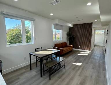 Main picture of 1269 W 36th St