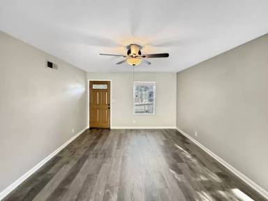 Main picture of 13537 Carriage Rd