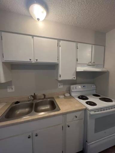 Main picture of 130 W Kent Ave