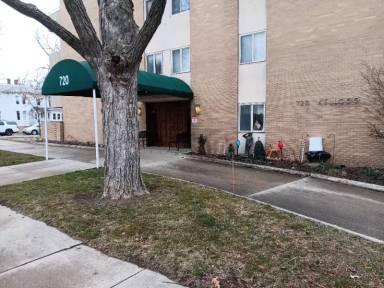 Main picture of 720 Kellogg Ave
