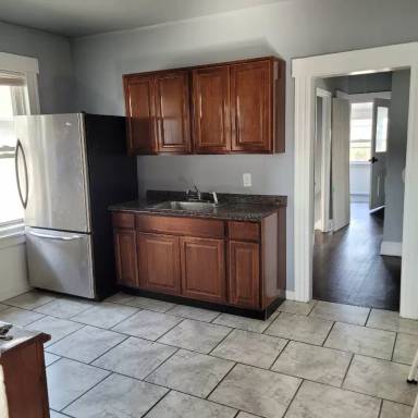 Main picture of 42 Otis St