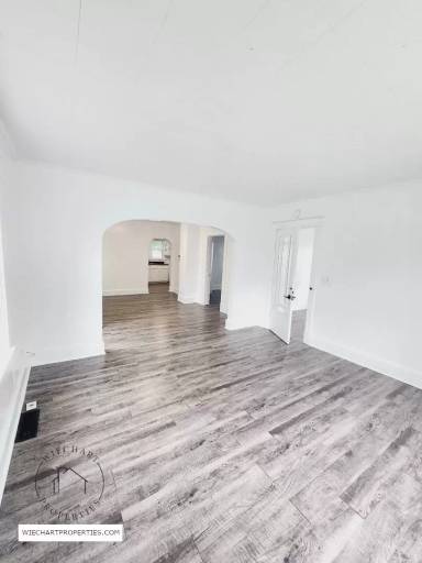 Main picture of 654 S Dana Ave