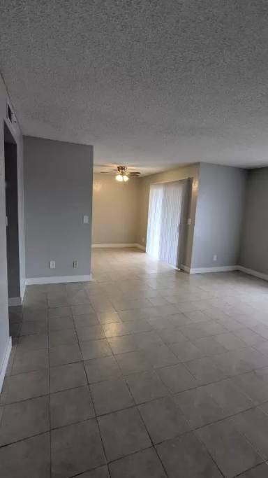 Main picture of 815 N Peach Ave