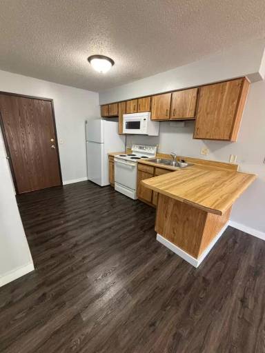 Main picture of 333 6th St S