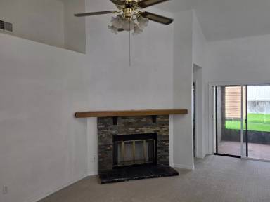 Main picture of 348 Lake Crescent Dr
