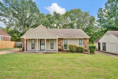 Main picture of 3516 Grey Bark Dr