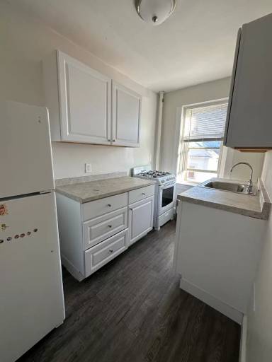 Main picture of 166 Mountain Ave