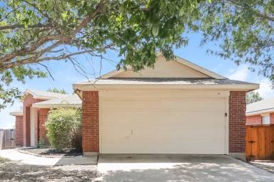 Main picture of 2504 Castle Ridge Dr