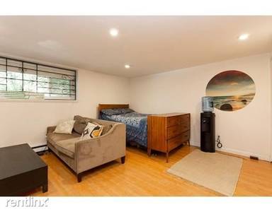 Main picture of 39 Englewood Ave