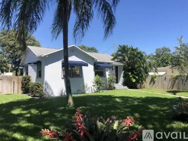 Main picture of 3111 Poinsettia Ave