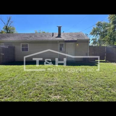Main picture of 4922 Farrington Ave
