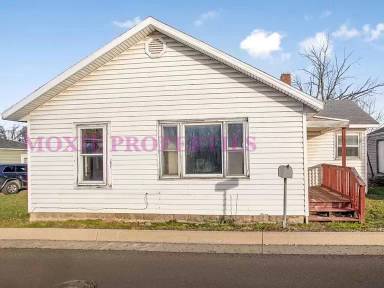 Main picture of 1416 S Dixon Rd