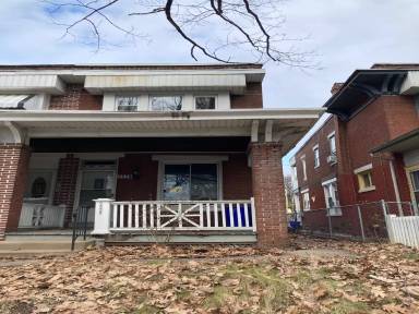 Main picture of 2526 Derry St