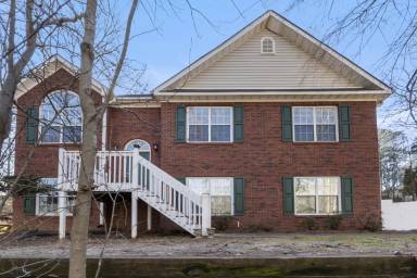 Main picture of 1012 Crown River Pkwy