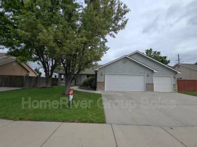 Main picture of 2020 W Pebblestone St