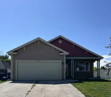 Main picture of 1420 Meadow Dr