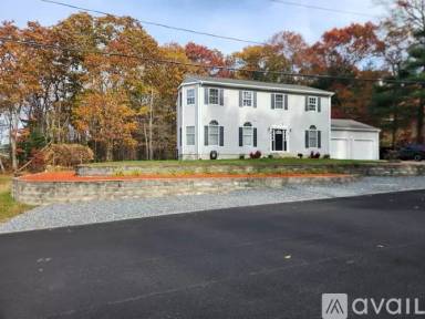 Main picture of 30 Mary Ann Way