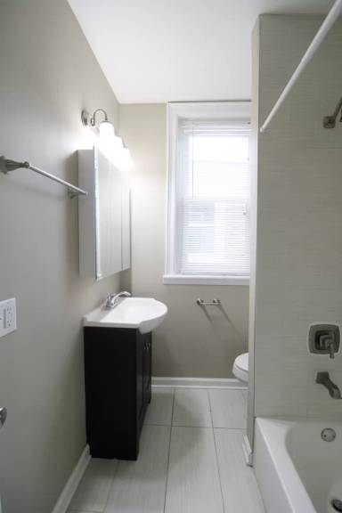 Main picture of 4639 Sansom St