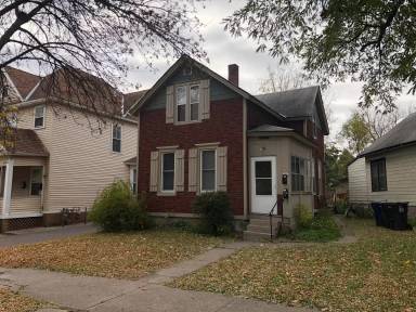 Main picture of 852 4th St E