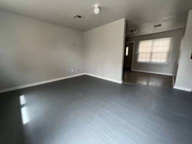 Main picture of 1433 NW Hoover Ave