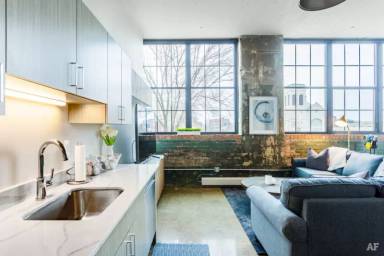 Main picture of 40 Hauge St