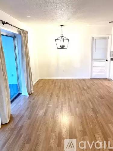 Main picture of 805 Golfside Ln