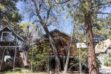 Main picture of 790 Highland Ln