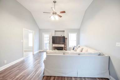 Main picture of 836 Cindy Jo Ct