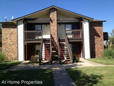 Main picture of 707 Wellesley Ct