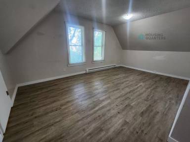 Main picture of 1523 W Sharp Ave