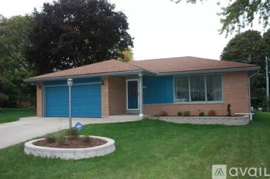 Main picture of 1820 W Luzerne Ct
