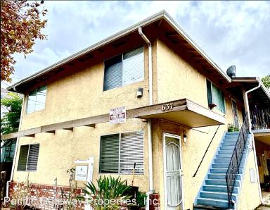 Main picture of 637 N 3rd St