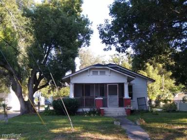 Main picture of 1002 E Chelsea St
