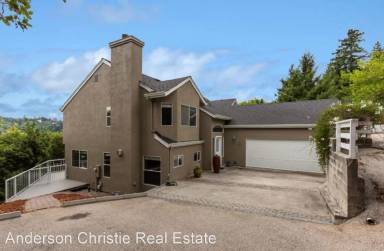 Main picture of 30 Fred Ct