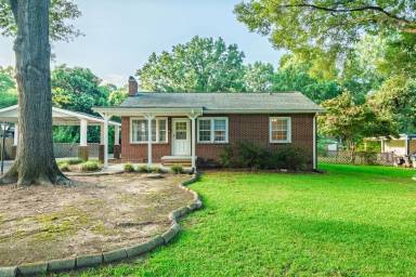 Main picture of 5212 Wales St