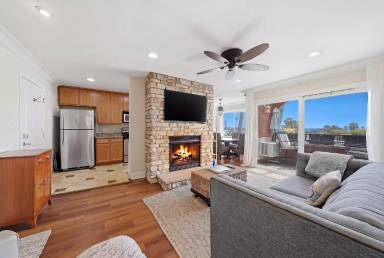 Main picture of 840 Turquoise St