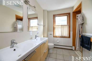 Main picture of 402 Putnam Ave