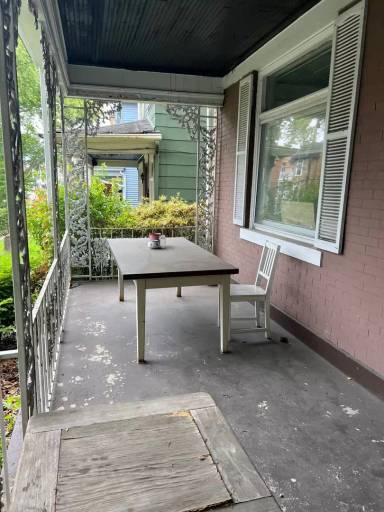 Main picture of 353 Melwood Ave