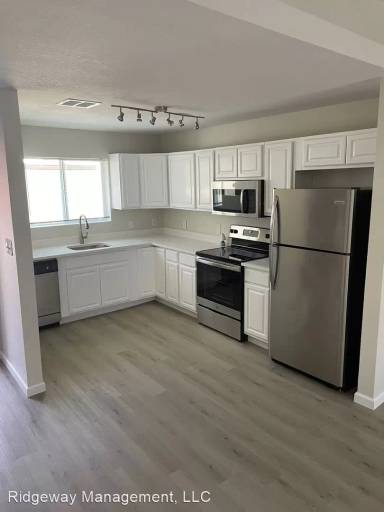 Main picture of 3050 N 24th Ln Apartments