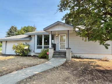 Main picture of 3820 E Carlisle Ave