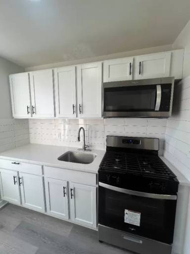 Main picture of 676 Park Ave