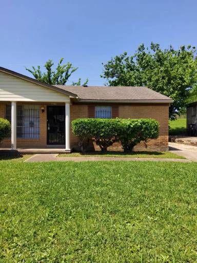 Main picture of 3677 Hillbrook Rd