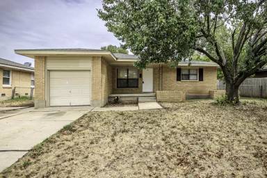Main picture of 205 NW 40th St