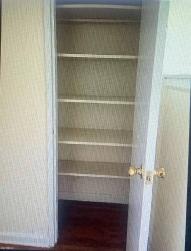 Main picture of 250 E 38th St