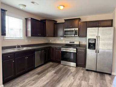 Main picture of 151 Pine Hollow Rd