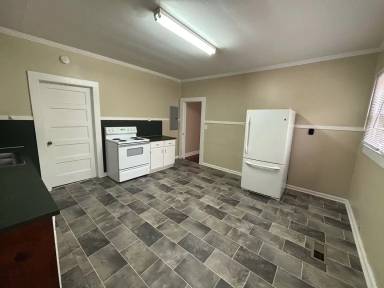 Main picture of 4254 Forrest Rd