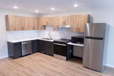 Main picture of 1825 Oakview Ave SE